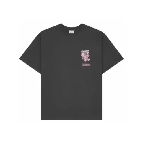 タレントが着用している洋服