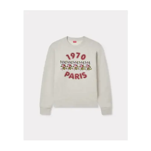 タレントが着用している洋服