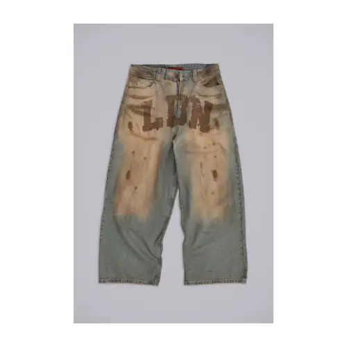 タレントが着用している洋服