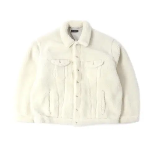 タレントが着用している洋服