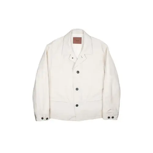 タレントが着用している洋服