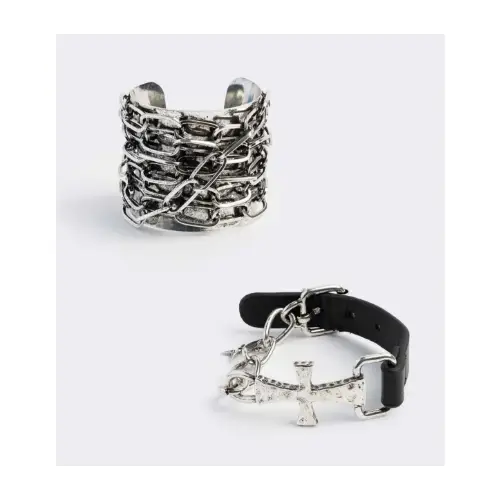 JISOOが着用しているMinga Londonのブレスレット