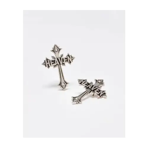 CHIKAが着用しているMARC JACOBSのピアス