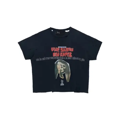 ヒョンジンが着用しているPaly HollywoodのTシャツ