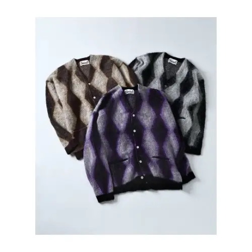 永瀬廉が着用しているSTEADのカーディガン