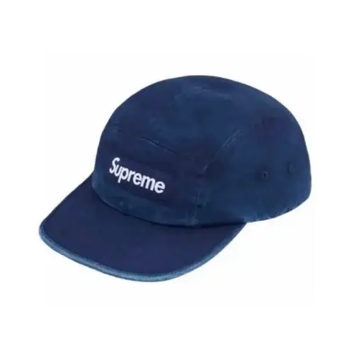 JISOOが着用しているSupremeのキャップ