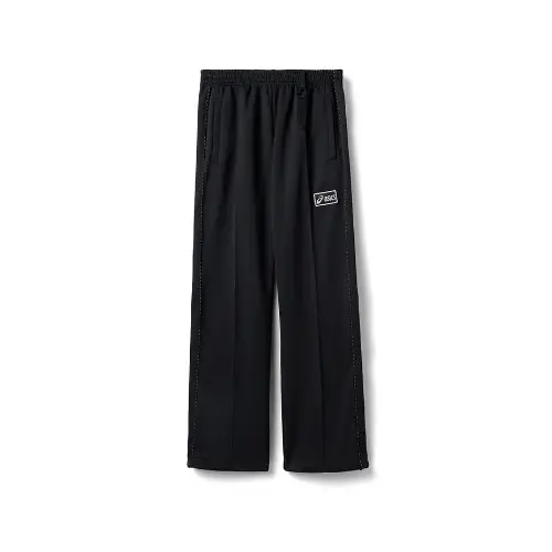 Ayaseが着用しているYOASOBIのパンツ（ロング）