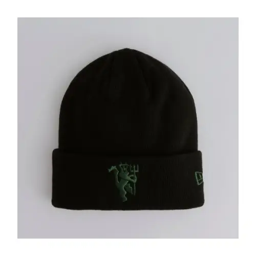 JUNONが着用しているManchester Unitedのニット帽