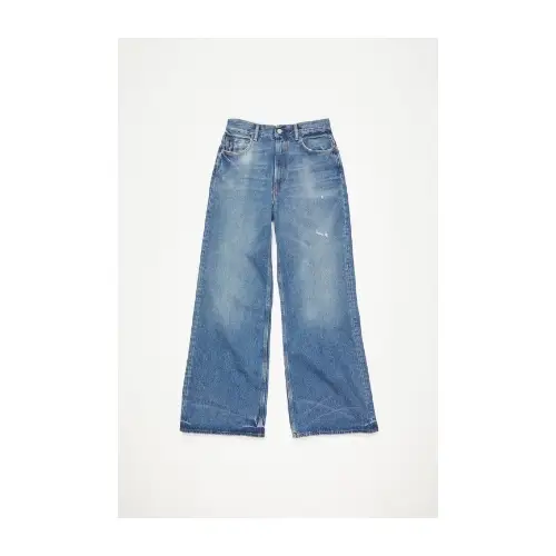 リサが着用しているAcne Studiosのパンツ（ロング）