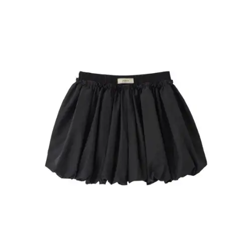 森香澄が着用しているpolauraのスカート（ショート）