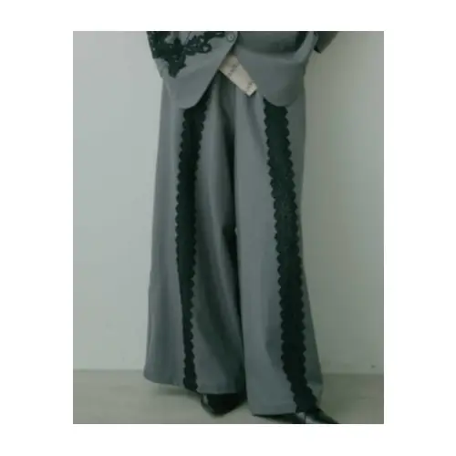 永瀬廉が着用しているVIOLETTAのパンツ（ロング）