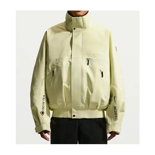 Nissyが着用しているNIKEのジャケット全般