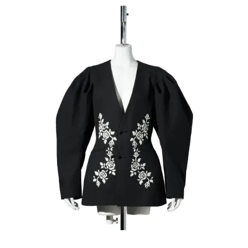 王林が着用しているVIVIANOのジャケット全般