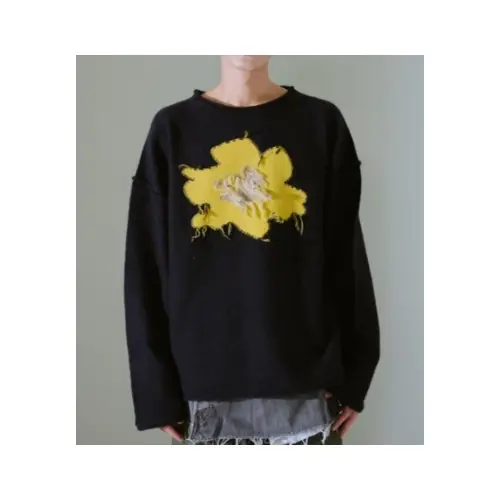 ハンが着用しているCamphor Woodのニット