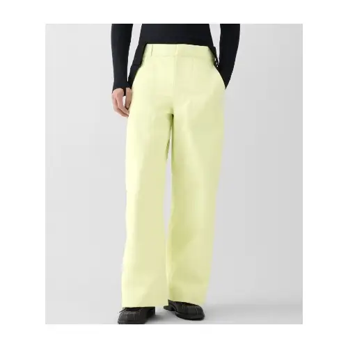 Nissyが着用しているNIKEのパンツ（ロング）