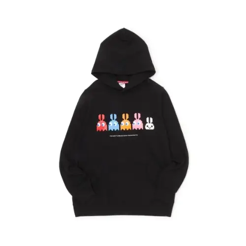 かすが着用しているCUNEのパーカー