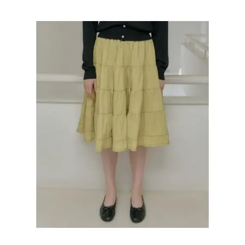 かすが着用しているGIUNONのスカート（ロング）