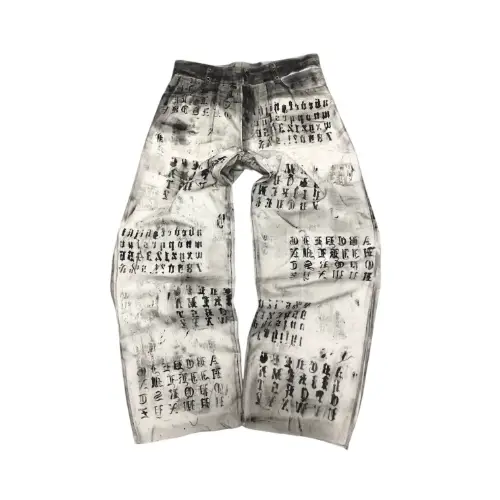 NAOKOが着用しているMM:OPTIONのパンツ（ロング）