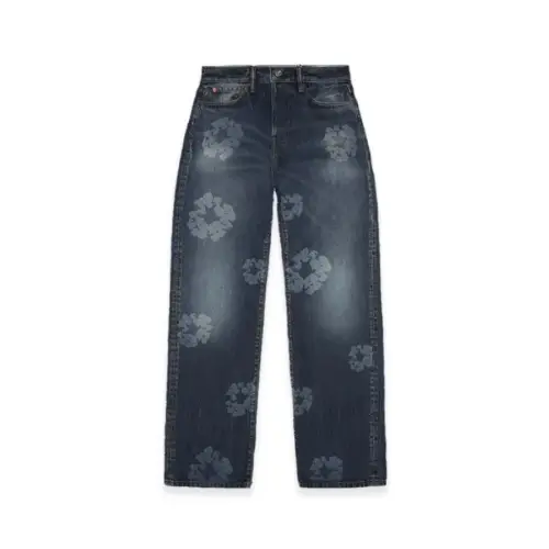 サナが着用しているDENIM TEARSのパンツ（ロング）