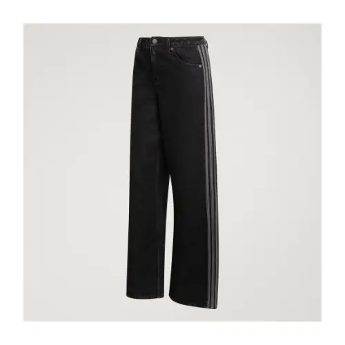 フィリックスが着用しているadidasのパンツ（ロング）