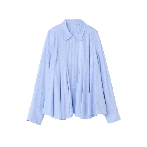 堤礼実が着用しているCOCO DEALのシャツ・ブラウス