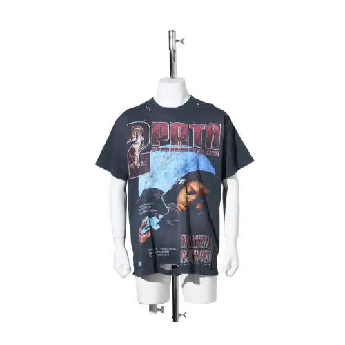 JUNONが着用しているHELLSTARのTシャツ