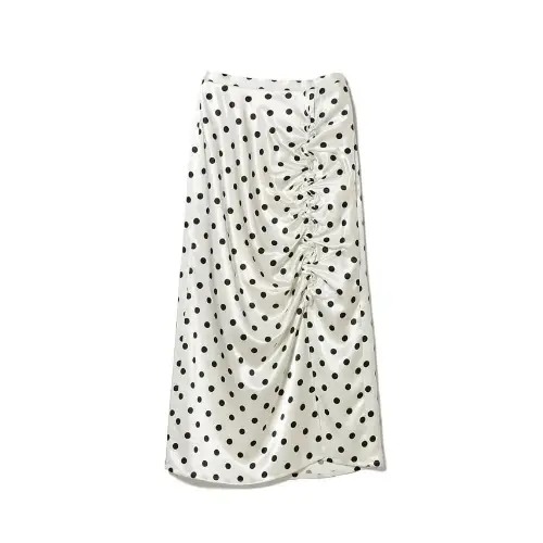 森香澄が着用しているRay BEAMSのスカート（ロング）