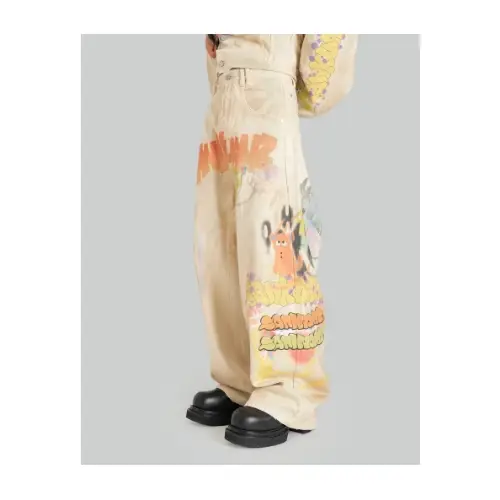 ナヨンが着用しているSANKUANZのパンツ（ロング）