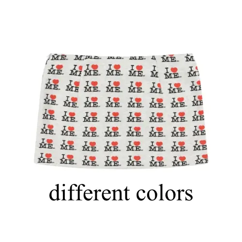 サナが着用しているAshley Williamsのスカート（ショート）