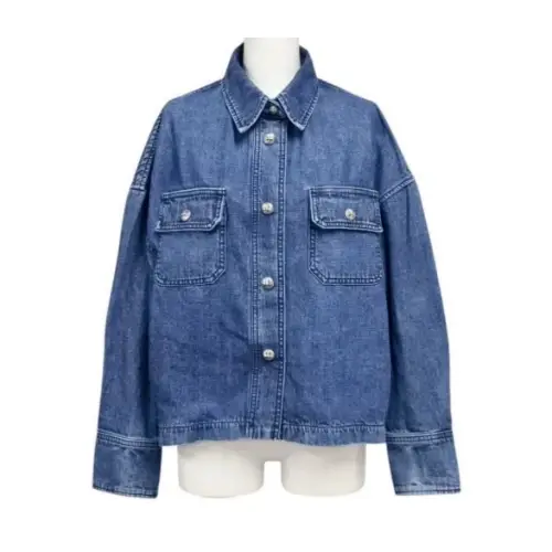 ミナが着用しているChrome Heartsのデニムジャケット