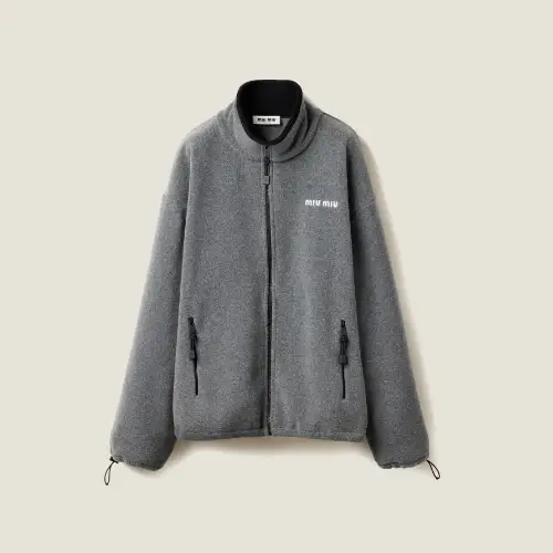 めるるが着用しているMIU MIUのフリース