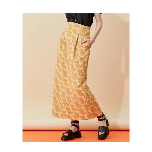 花澤香菜が着用しているINellaのスカート（ロング）