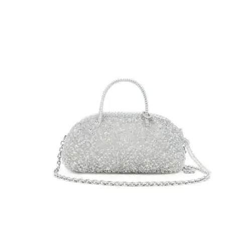 大西流星が着用しているANTEPRIMAのハンドバッグ