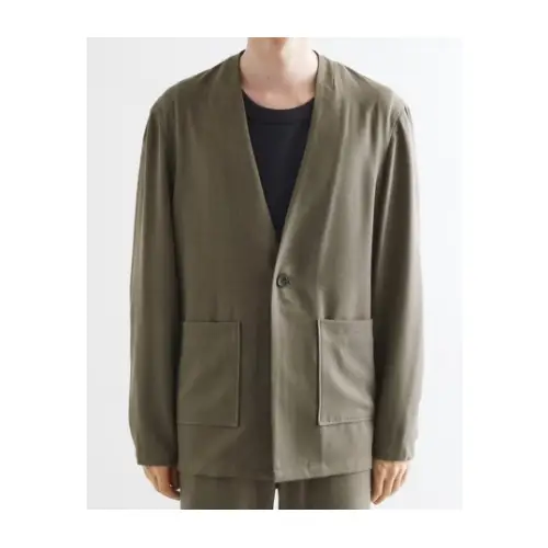 松下洸平が着用しているtk.TAKEO KIKUCHIのジャケット全般