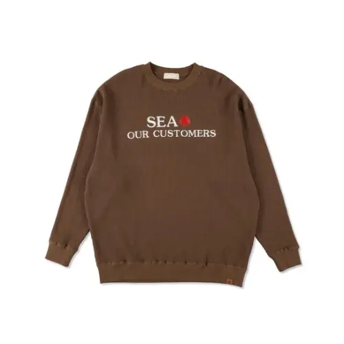 ゆうたが着用しているWIND AND SEAのスウェット