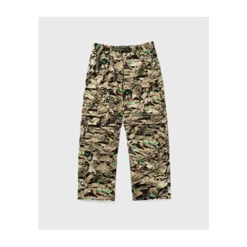 井上尚弥が着用しているNIKEのパンツ（ロング）