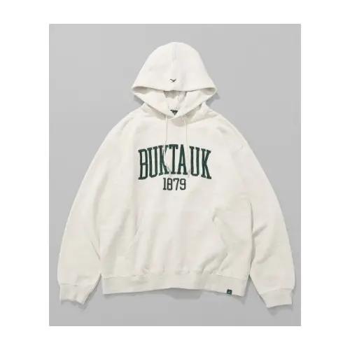 篠塚大輝が着用しているBuktaのパーカー