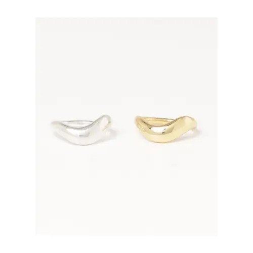 岸優太が着用しているBANANA REPUBLICのリング