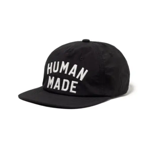 彰が着用しているHUMAN MADEのキャップ