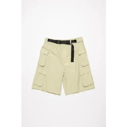 ゆめまるが着用しているBark at the Moonのパンツ（ショート）