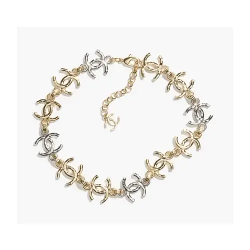 小松菜奈が着用しているCHANELのネックレス