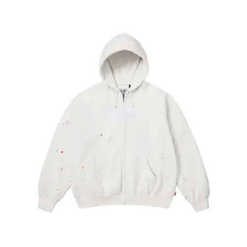 滝沢カレンが着用しているSupremeのパーカー