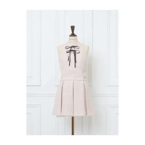 三上悠亜が着用しているMISTREASSのワンピース・ドレス