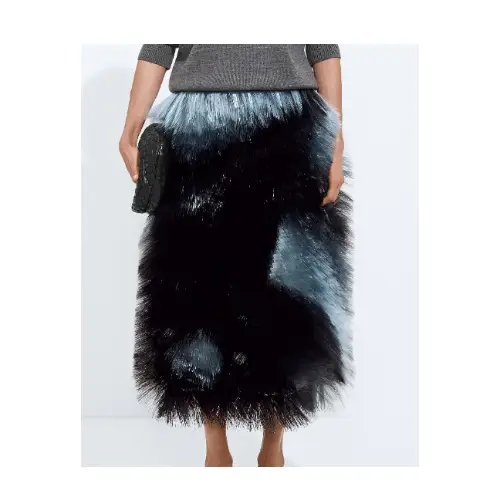 綾瀬はるかが着用しているBOTTEGA VENETAのスカート（ロング）