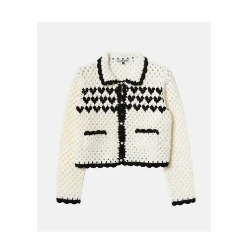 井桁弘恵が着用しているLE CIEL BLEUのニット