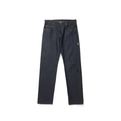 ジェシーが着用しているCITY COUNTRY CITYのパンツ（ロング）