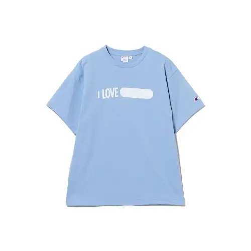 みゆが着用しているCHAMPIONのTシャツ