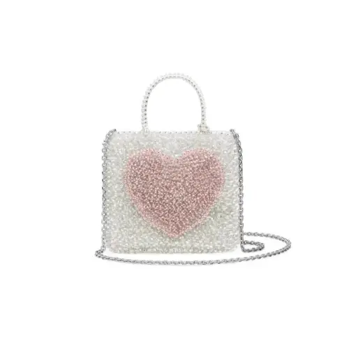 鎮西寿々歌が着用しているANTEPRIMAのショルダーバッグ