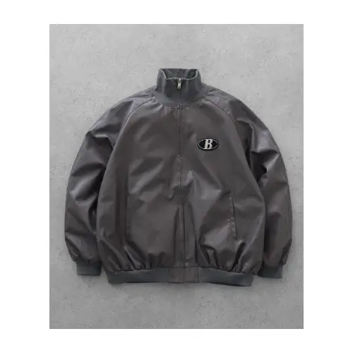 浅見めいが着用しているZIP FIVEのレザージャケット