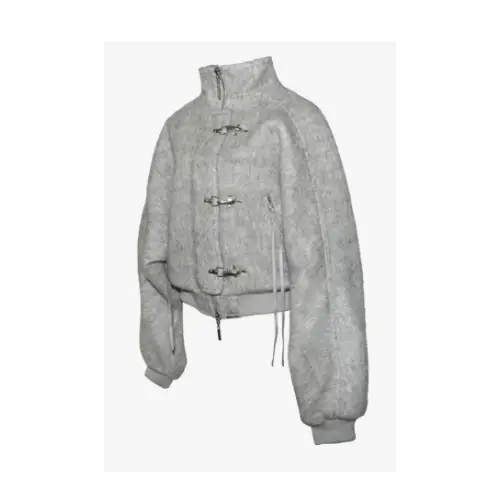 浅見めいが着用しているTHEREDTHREADのジャケット全般